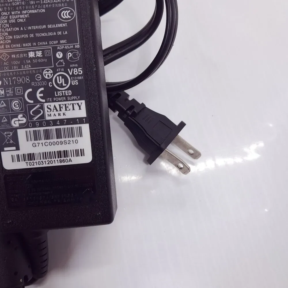 Toshiba PA3714U-1ACA Power Adapter 19V 3.42A 65W Laptop Charger genuine oem
